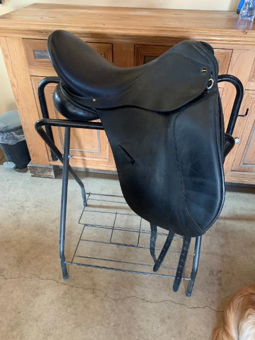 Borne' dressage saddle for sale